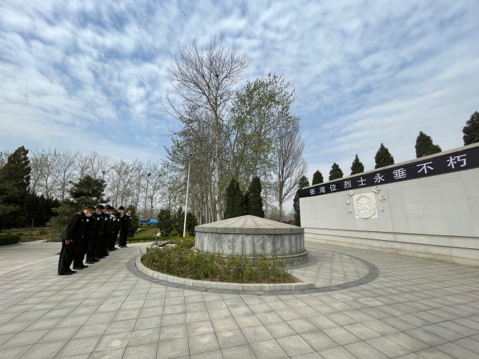3月30日-藁城興華路收費(fèi)站-黨支部開(kāi)展主題掃墓悼念活動(dòng)2