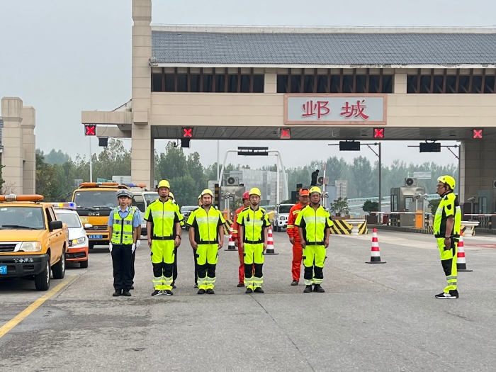 2024-9-27石安分公司開展節(jié)前“路警聯(lián)動”保通保暢應急演練