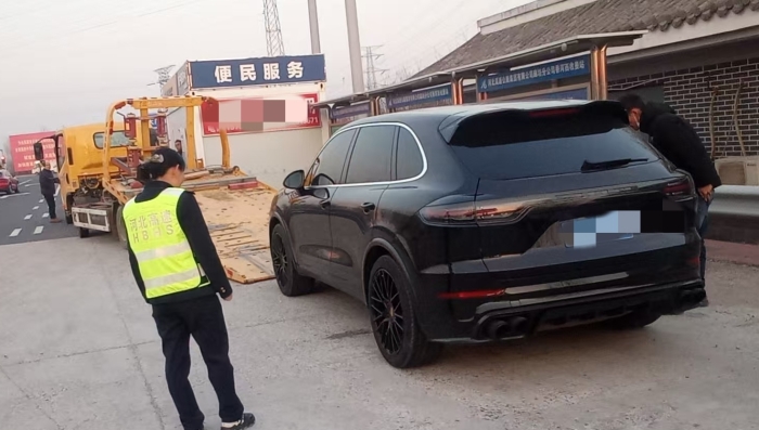 收費員暖心服務，為司乘排憂解難
